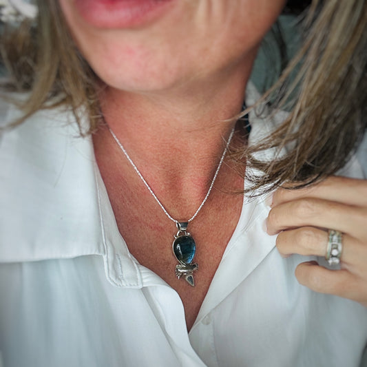 Sharks Tooth: Labradorite