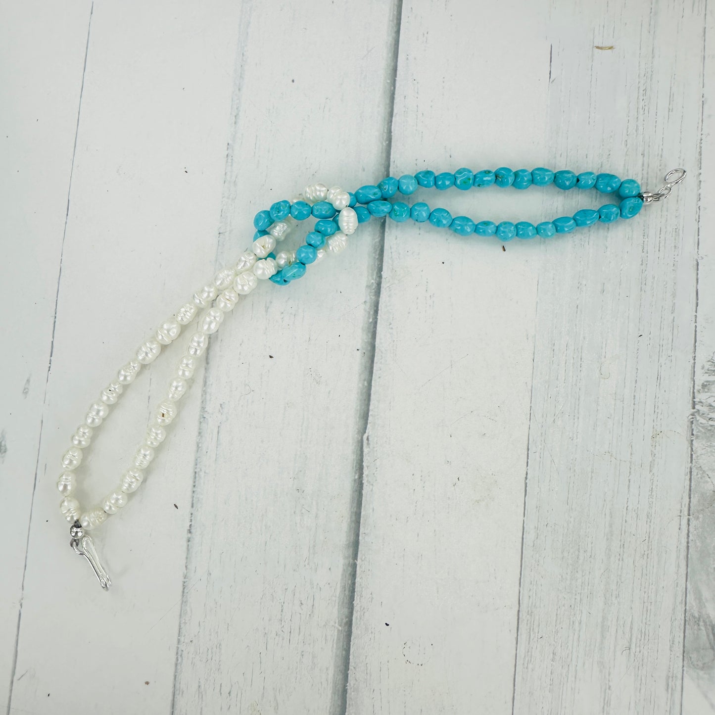 Knotted {turquoise and pearl}Bracelet