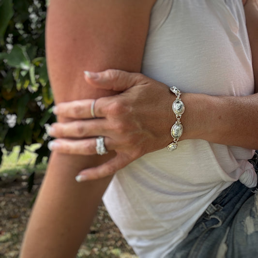 Oval Link Bracelet {White Buffalo}