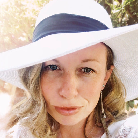 Shooting Star Earrings {sǫʼ ndaajeehí} White Buffalo Earrings