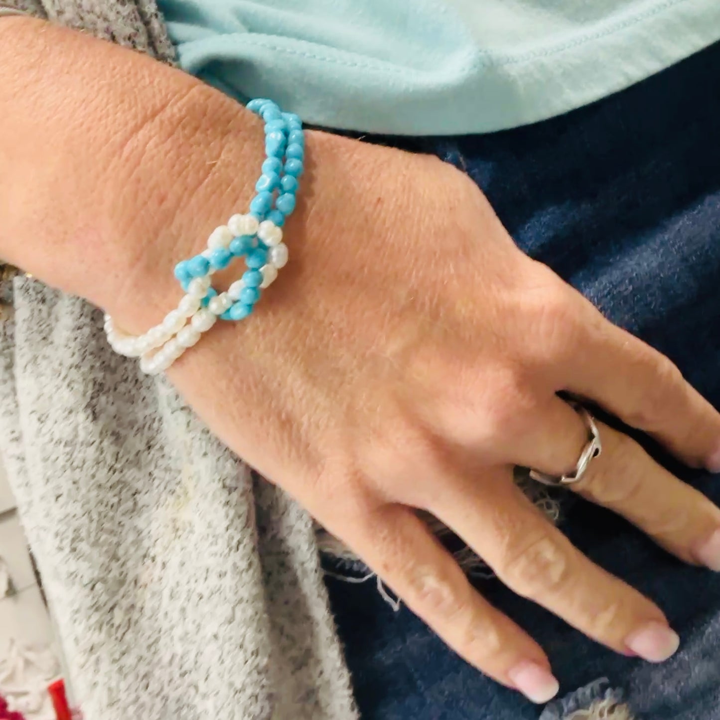 Knotted {turquoise and pearl}Bracelet
