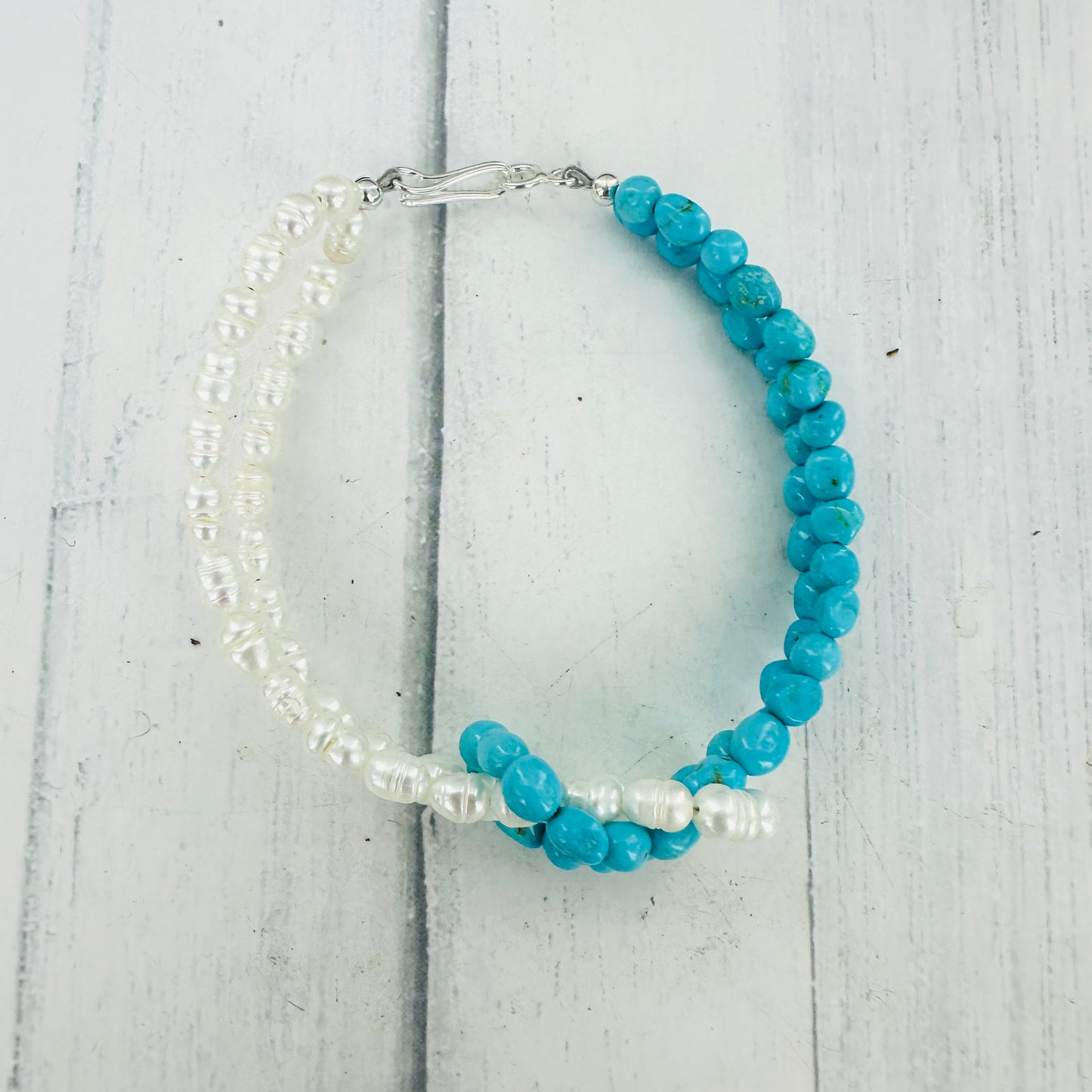 Knotted {turquoise and pearl}Bracelet