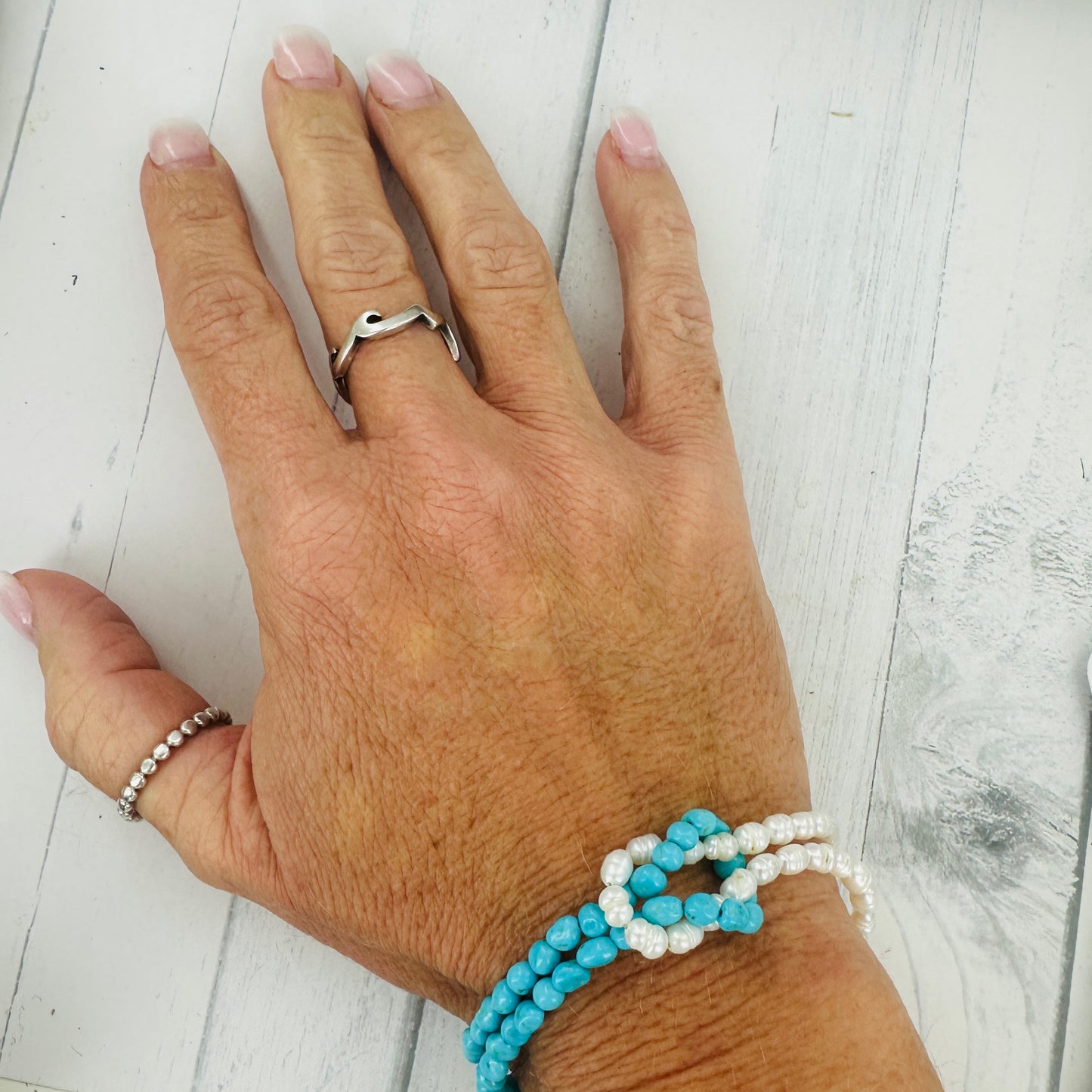 Knotted {turquoise and pearl}Bracelet