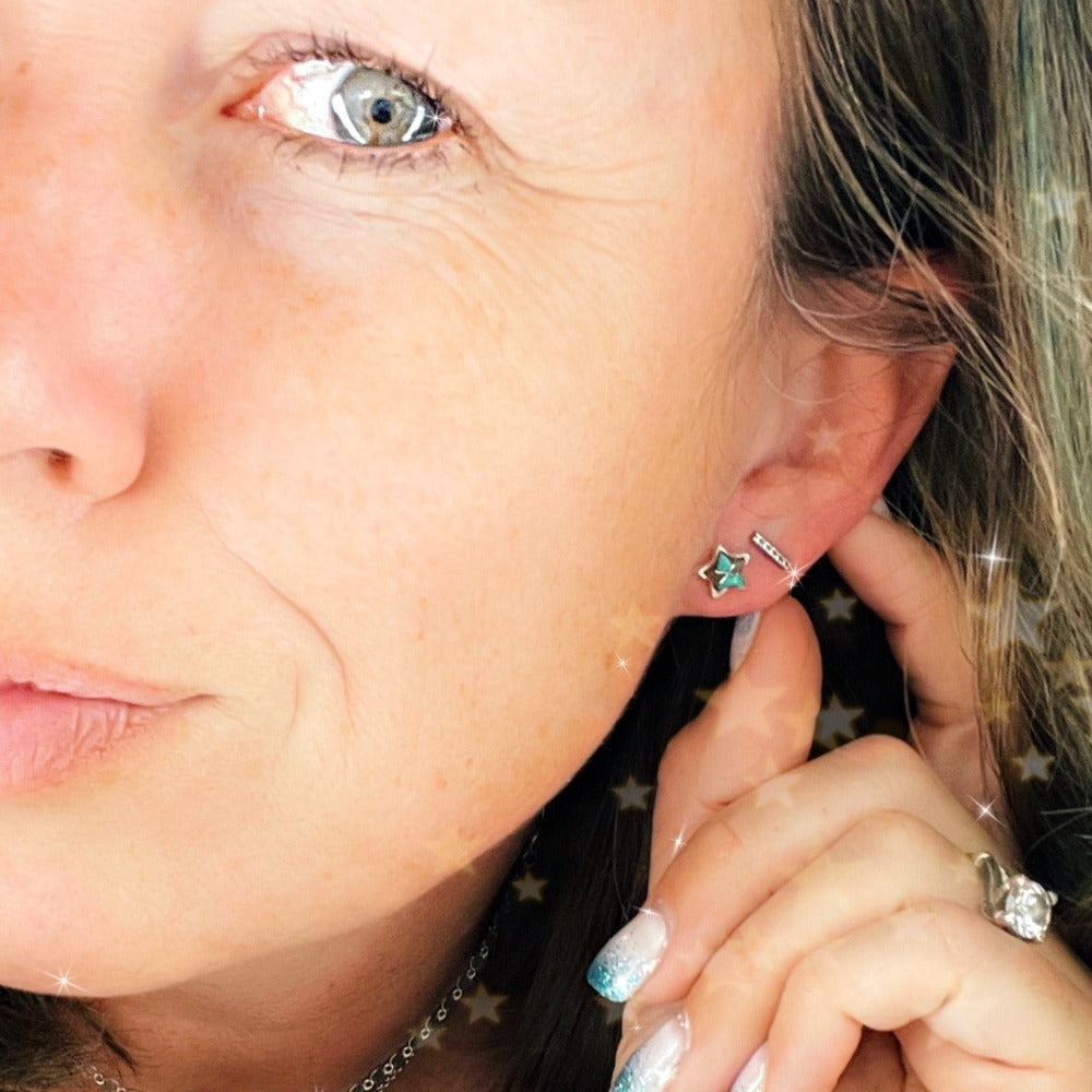 étoiles {small turquoise star earrings}